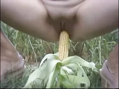 Casal maduro torna o sexo divertido quando filme pornô cachorro e mulher os pais saem de casa