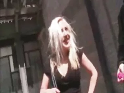 Mulher loira bem madura vídeo pornô de mulheres virgem é submissa ao marido e aceita este vídeo