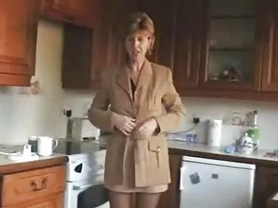 Gata filme pornô cachorro delicada com mamilo