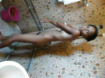 Casal filme de sexo mulher com mulher adolescente bonito transando casualmente.