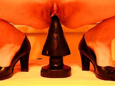 Mulher negra usando filme de sexo da mulher melão seu vibrador
