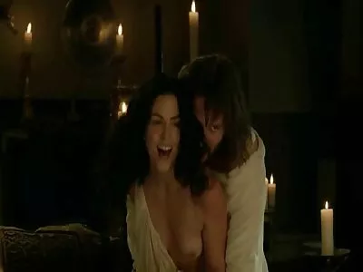 Duas pessoas estão transando quero ver filme de pornô mulher na cama