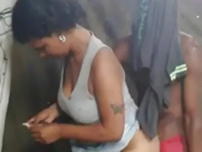 Um grupo de swingers russos faz um vídeo divertido de sexo vídeo pornô de mulher japonesa incrível em um quarto de hotel!