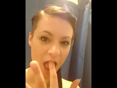 A ruiva fofa filme de sexo da mulher melancia com peitos enormes fica excêntrica