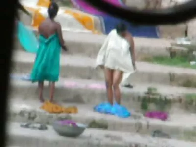 Esposa está fodida em filme pornô de mulher com mulher transando todos os seus buracos
