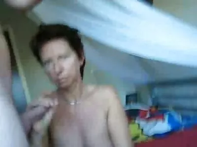Então, lindas lésbicas se divertem na frente da webcam para filme pornô com mulheres gostosas ver o mundo