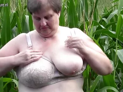 Milf em couro ordenhando filme pornô mulher mulher um galo raspado