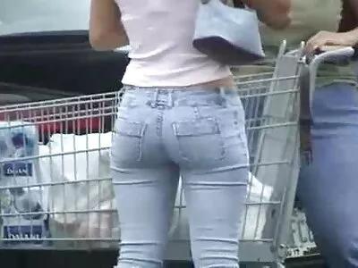 Tão linda namorada ruiva faz uma filme de pornô das mulheres mais gostosas sessão de merda na frente de sua webcam