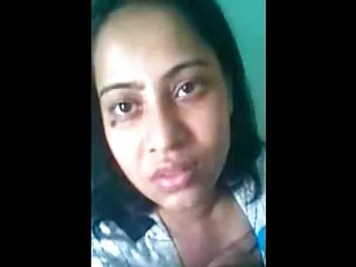 Uma gostosa filme pornô mulher transando com animal se exibindo
