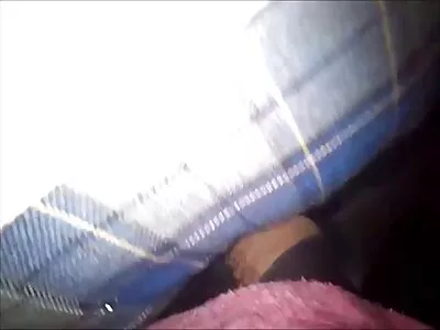 Pessoas sexy estão fazendo sexo filme pornô de mulher com mulher transando em grupo