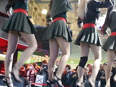Loira faz chupada, pula no pau e fica gozada na filme pornô com mulher melão cara